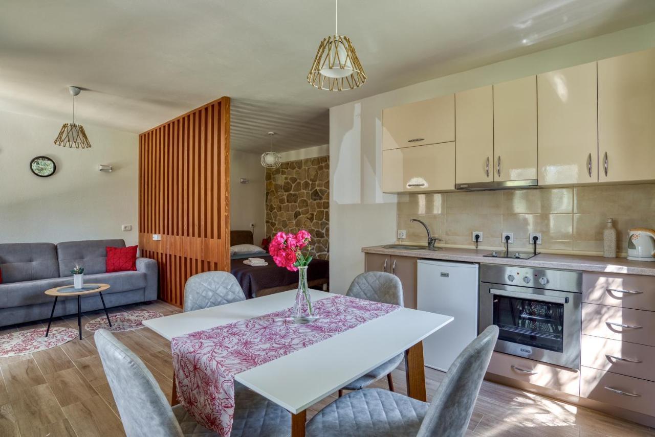 Ferienwohnung Stonehouse in Olives Ulcinj Exterior foto